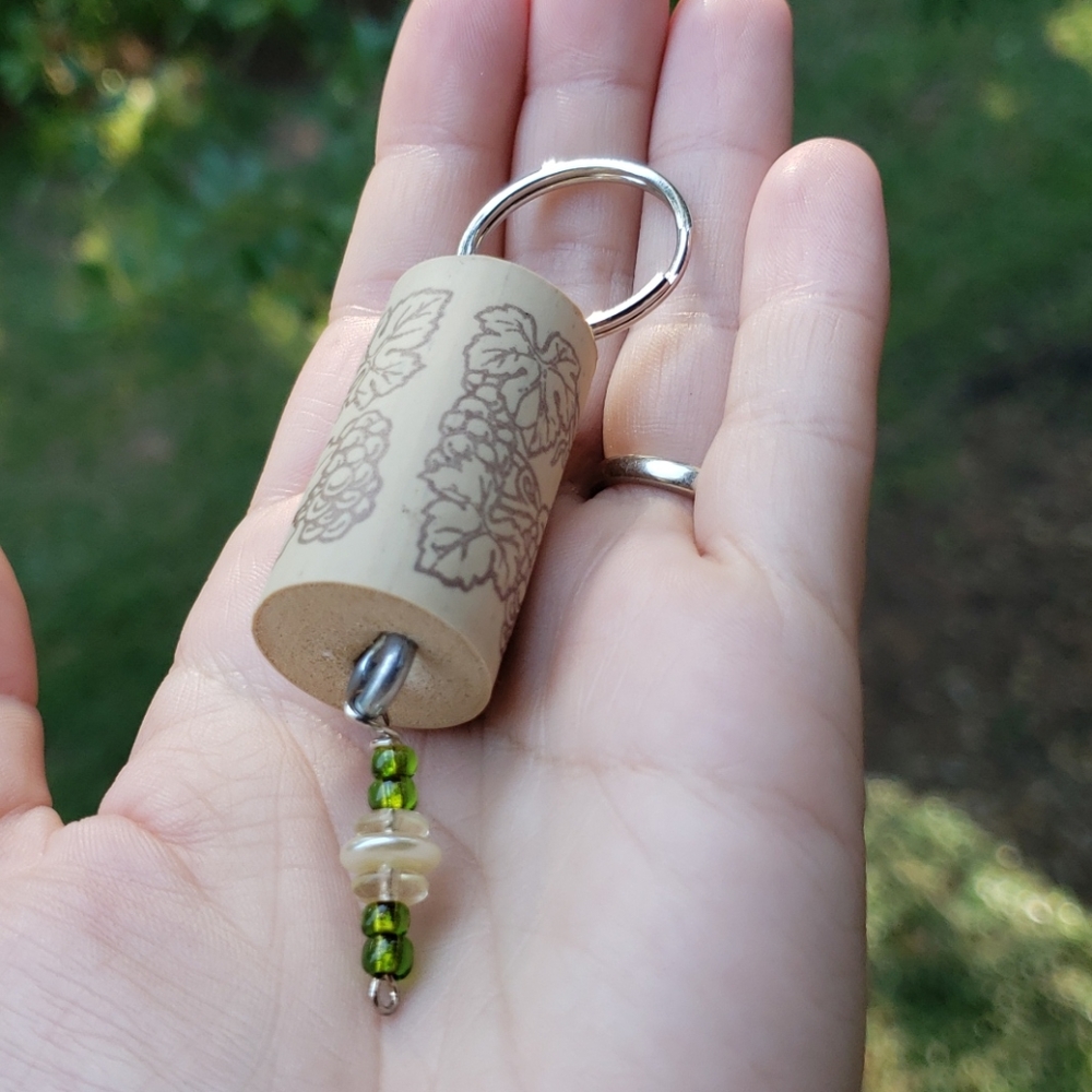 Leafy beaded keychain